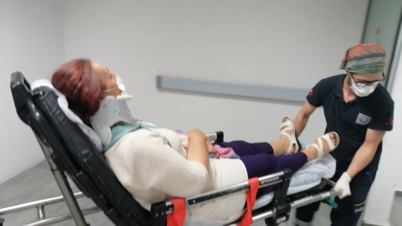 Kırmızı ışıkta bekleyen otomobile arkadan çarptı: 4 yaralı