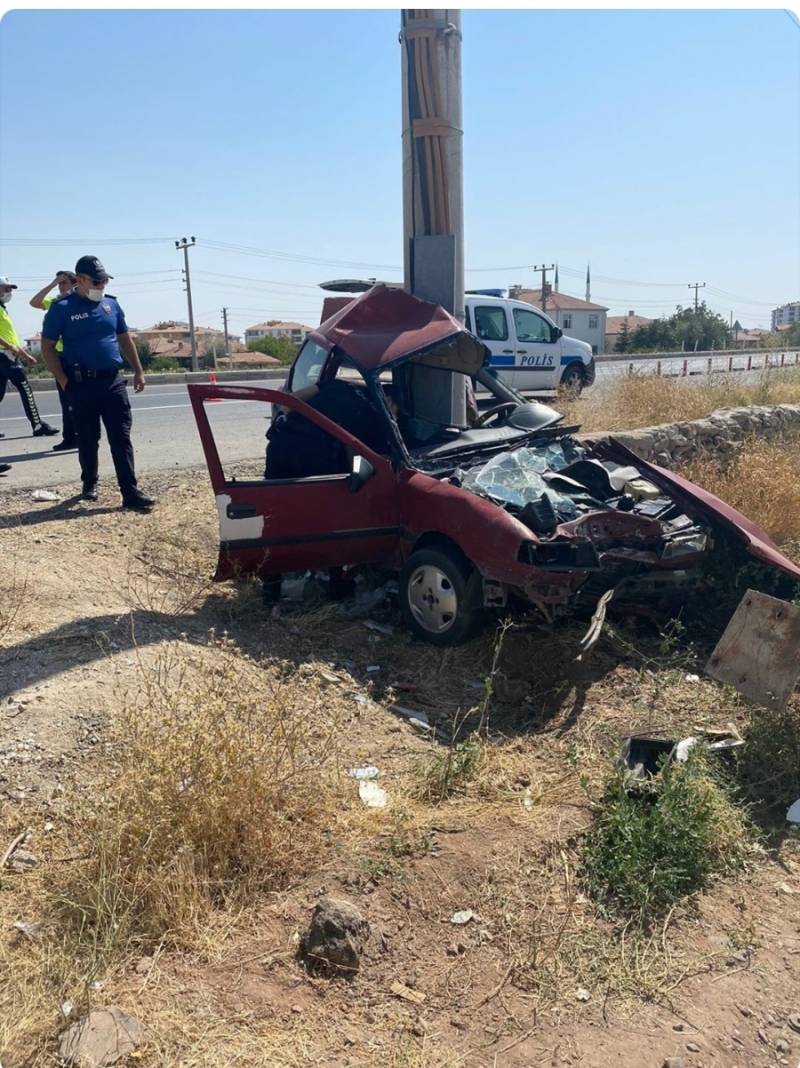 Hurdaya dönen otomobilin sürücüsü hayatını kaybetti