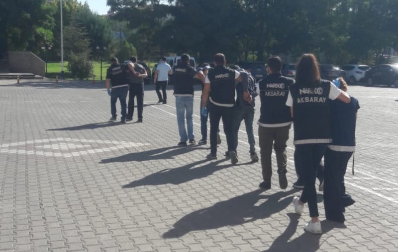 Aksaray’da uyuşturucu tacirlerine darbe