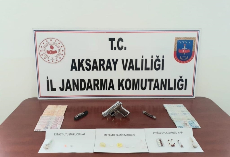 Uyuşturucu Taciri 4 Kişi Yakalanarak Göz Altına Alındı
