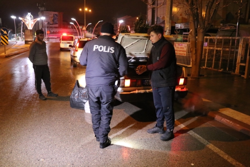 Aksaray da sokağa çıkma yasağını ihlal edenlere ceza yağdı