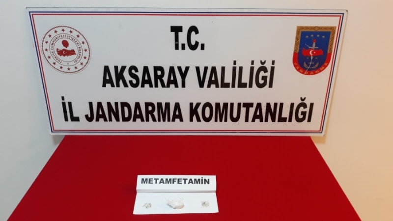 Jandarma Zehir Tacirini Eskil İlçesi Girişinde Yakaladı