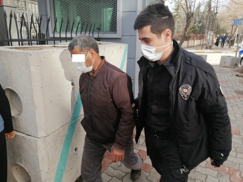 Önce çocuğunu sonra da eşini darp etti