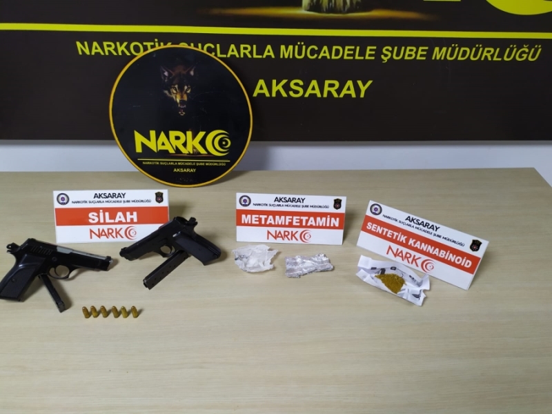 Uyuşturucu Taciri uyuşturucu ve silahlarla birlikte yakalandı 