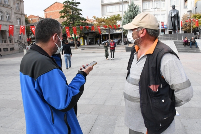 Aksaray polisi işçi emeklisini dolandırılmaktan  son anda kurtardı