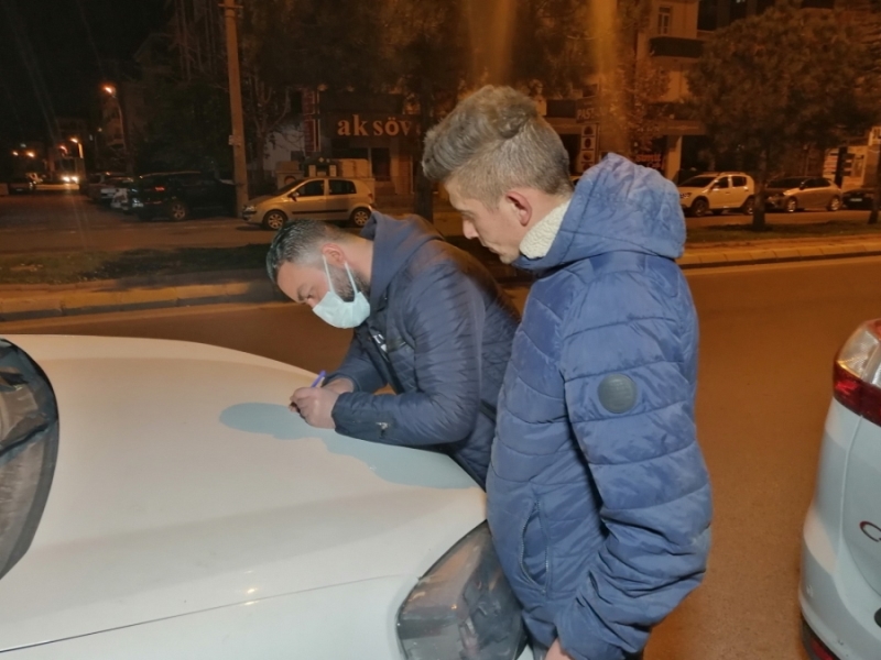 ATM den Çektiği Parayı Elinden Alıp Kaçtılar 