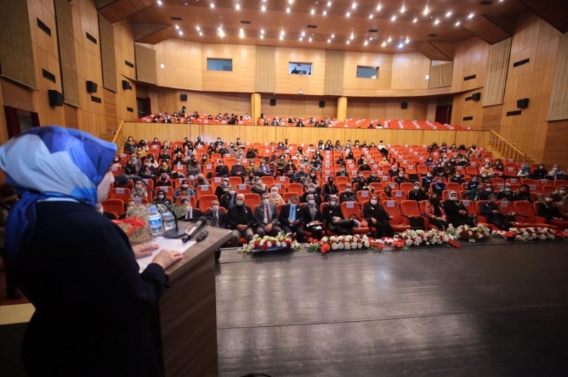 Vali Hamza Aydoğdu’nun eşi Emine Aydoğdu Kanserden Korkma Geç Kalmaktan Kork Dedi
