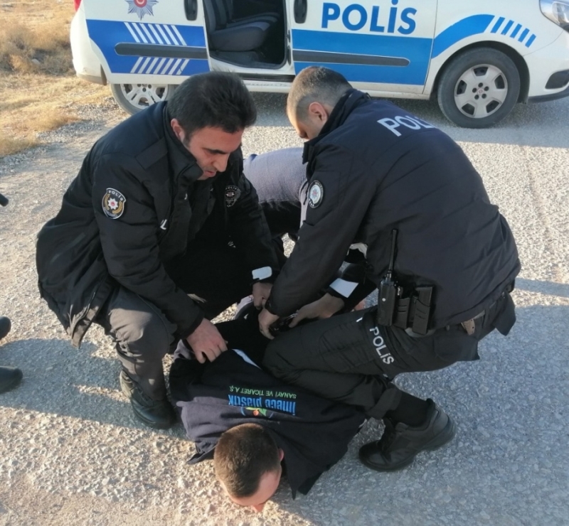 Çalıntı Araçla Polis Kontrol Noktasından Kaçan Sürücü Aksaray Polisinden Fazla Kaçamadı