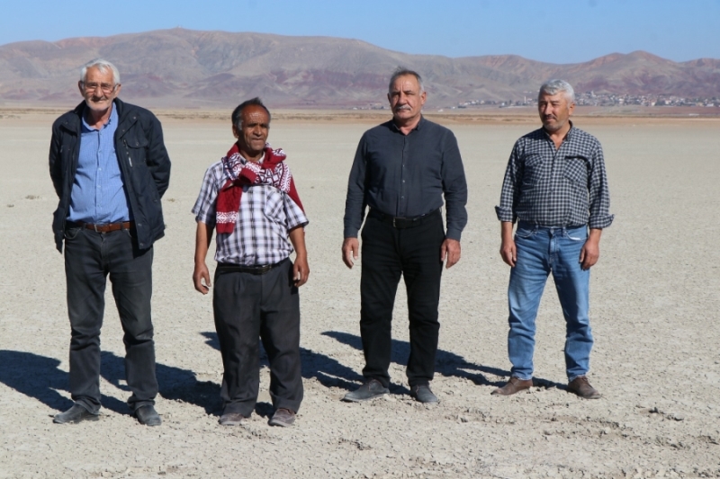 Tuz gölü bom boş bir çöl olmaya devam ediyor