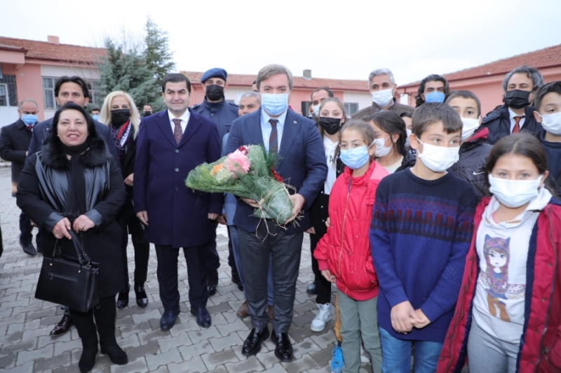 Kümbet Köyü’nde Kütüphane ve Müzik Atölyesi Açıldı