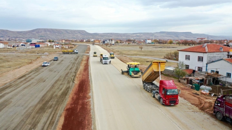 50 Metrelik Yeni Bulvarda Orta Refüj Çalışmaları Başladı