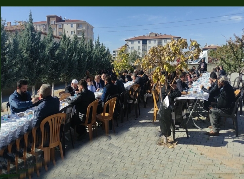 Minare Gölgesinde Pilav Programına 800 Kişi Katıldı