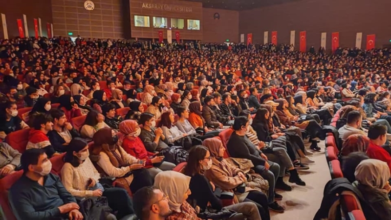 Konser Ve Tiyatro Oyunu İle Sanat Severlerin Hafta Sonu Renkli Geçti