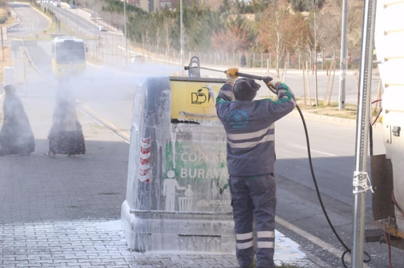 Şehir Genelindeki 7 Bin 500 Çöp Konteyneri Periyodik Aralıklarla Yıkanarak Dezenfekte Ediliyor