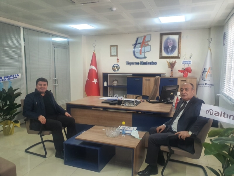 YENİ YERİNDE HİZMET VERMEYE BAŞLAYAN TAPU VE KADASTRO MÜDÜRLÜĞÜNE BAŞKAN DİNÇER