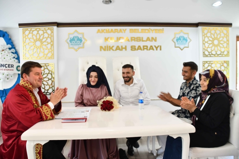 AKSARAY BELEDİYESİ 2021 YILINDA 2 BİN 200 ÇİFTİN NİKAH AKDİNİ GERÇEKLEŞTİRDİ 