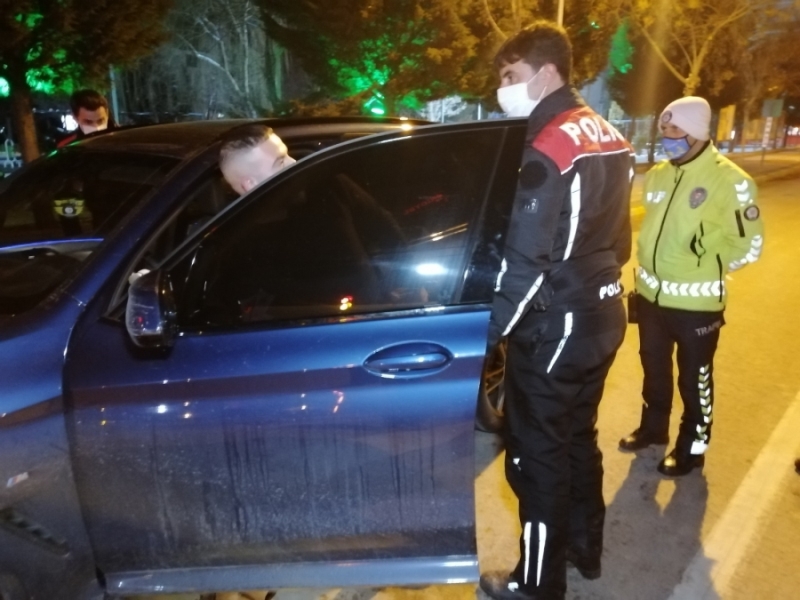 Hem yasağı deldi hemde polise zorluk çıkarttı ama cezadan kurtulamadı