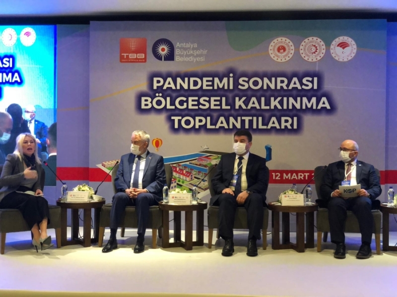 BAŞKAN DİNÇER BELEDİYELER BİRLİĞİNİN DÜZENLEDİĞİ TOPLANTIDA AKSARAY’I ANLATTI