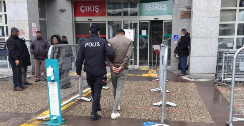Gülağaç polisi yaptığı operasyonla yüklü miktarda eroin maddesi ele geçirdi.