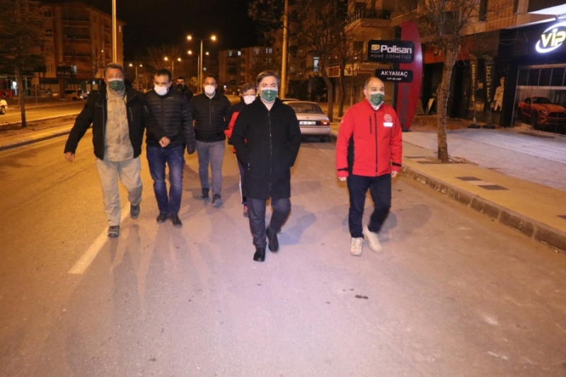 Vali Hamza Aydoğdu gece yarısı  gerçekleştirilen uygulama ve denetimleri yerinde inceledi