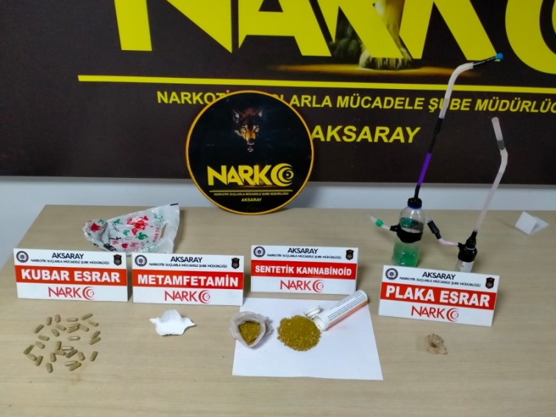 Aksaray Polisi Tarafından Yakalanan 5 Uyuşturucu Taciri Sokak Satıcısı Tutuklandı
