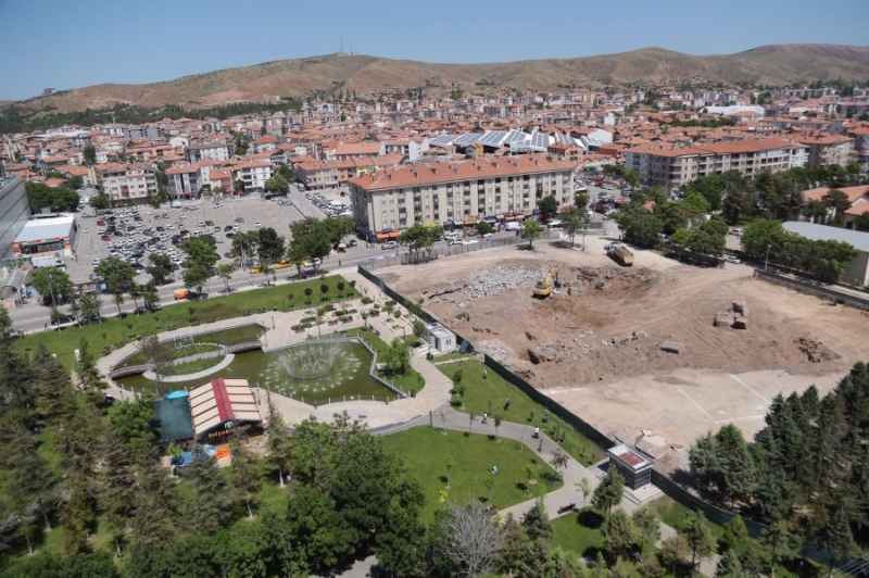SELÇUKLU CAMİ VE KÜLLİYESİNDE KAZI ÇALIŞMALARI BAŞLADI