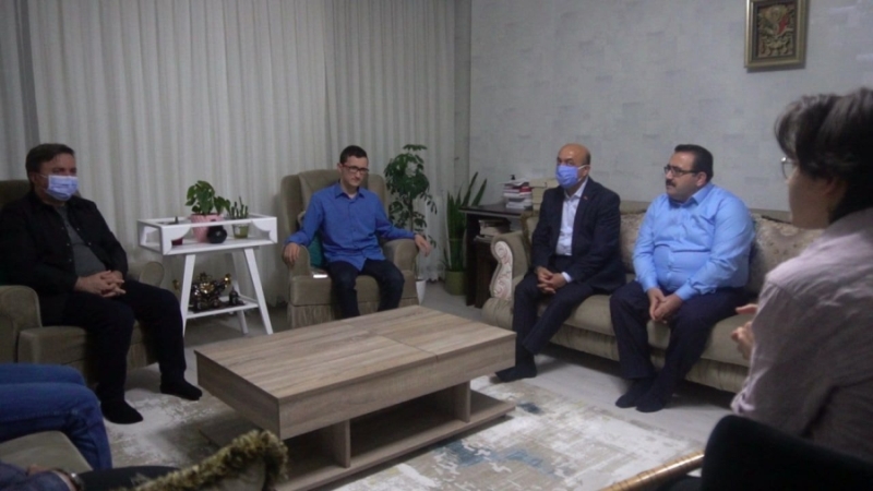 Vali Aydoğdu’dan Özel Genç Mehmet’e ‘Çat Kapı Doğum Günü Ziyareti’