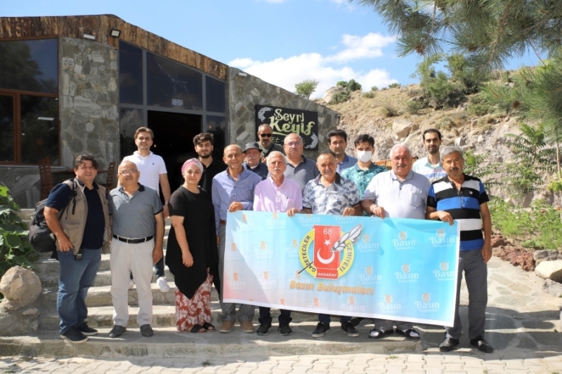 Gazetecilerden  Helvadere