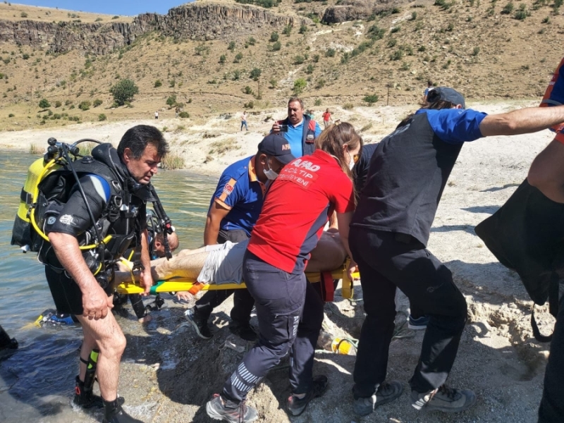 Serinlemek İçin Narlı Göle Giren Genç Suda Boğularak Can Verdi