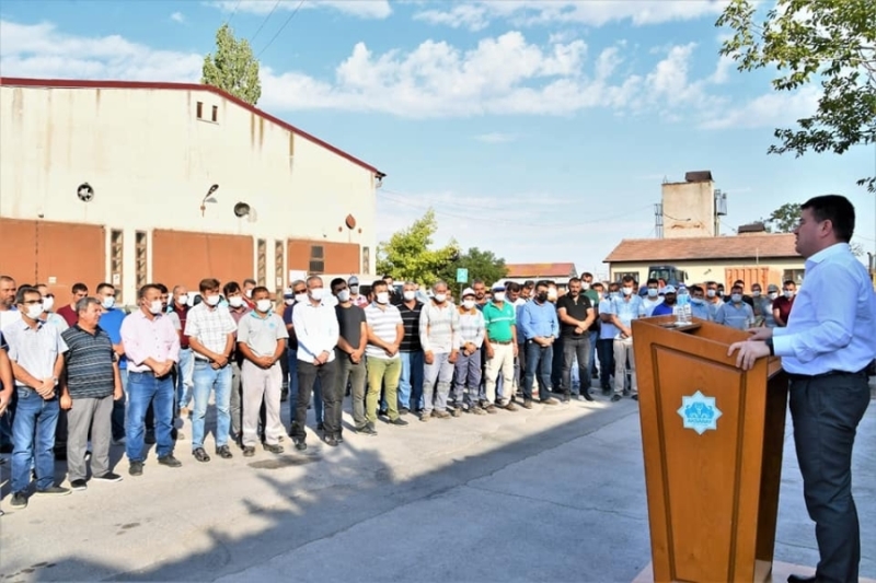 BELEDİYE BAŞKANI DR. EVREN DİNÇER PERSONELLERİN BAYRAMINI KUTLADI