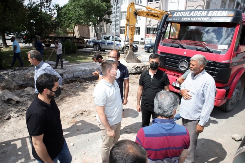 BAŞKAN DİNÇER PROJELERİNİ VATANDAŞLARLA BİRLİKTE HAYATA GEÇİRİYOR 