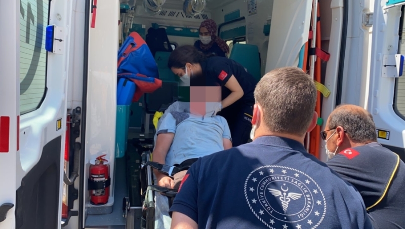 Elektrik akımına kapılan bina görevlisi yaraladı