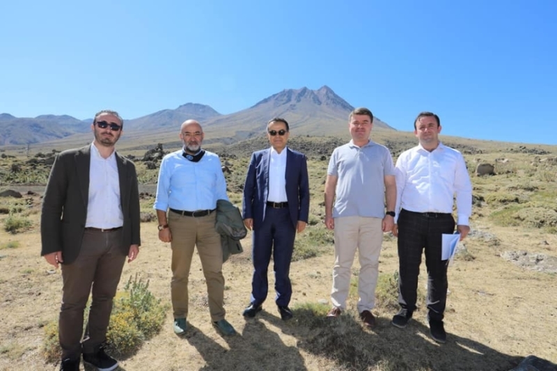 DİNÇER HASAN DAĞI KAYAK MERKEZİ PROJESİYLE YENİ CAZİBE MERKEZİ OLACAK DEDİ