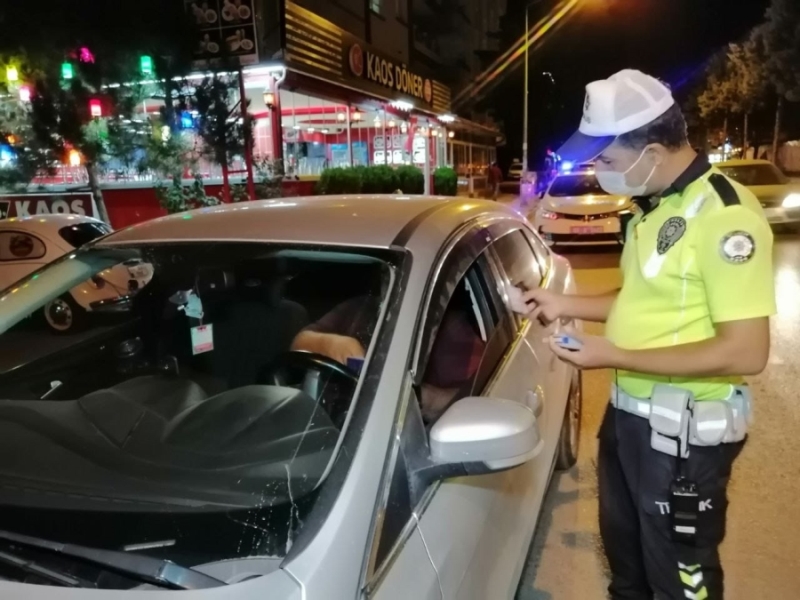 Aksaray da trafik ekipleri gece boyunca denetimlerini sürdürdü