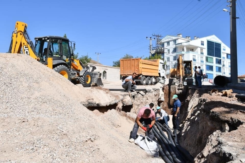 AKSARAY BELEDİYESİ ASFALT VE ALT YAPI  ARALIKSIZ DEVAM EDİYOR