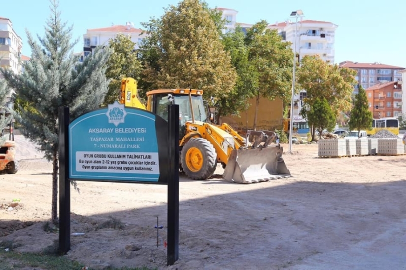 ÇORAKÇI PARKI BAŞTAN AŞAĞI YENİLENİYOR