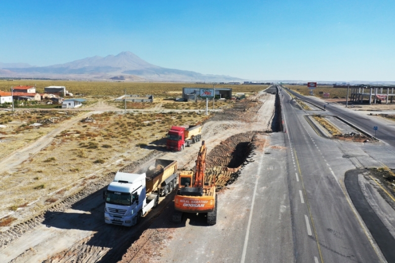 ORGANİZE SANAYİ BÖLGESİ YOLUNDA GENİŞLETME ÇALIŞMALARI İÇİN START VERİLDİ