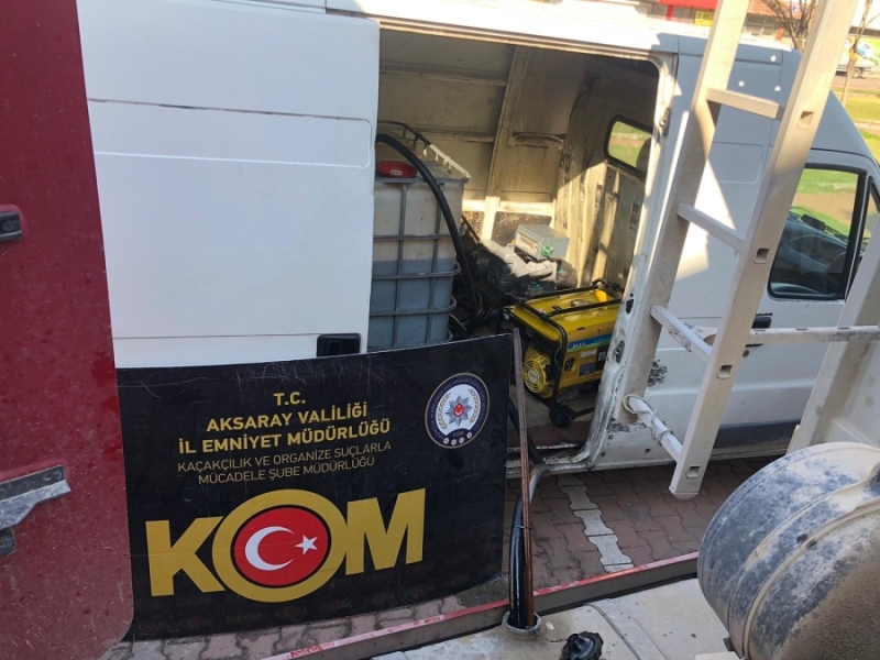Aksaray polisi 1.500 litre kaçak akaryakıt, akaryakıt pompası ve sayaç ele geçirdi