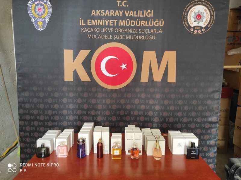 Bir araç içerisinde 985 adet değişik markalara ait gümrük kaçağı parfüm ele geçirildi