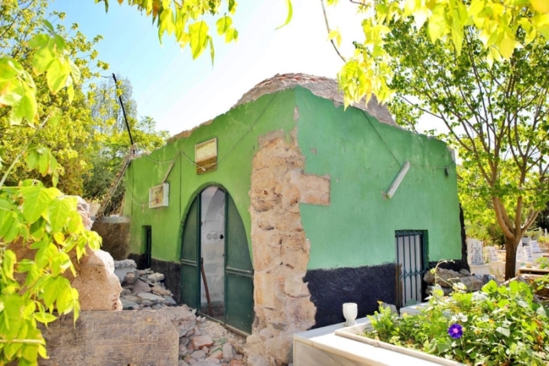 AKSARAY BELEDİYESİ HASHAS ve HAMZA BABA TÜRBELERİNİ RESTORE EDİYOR