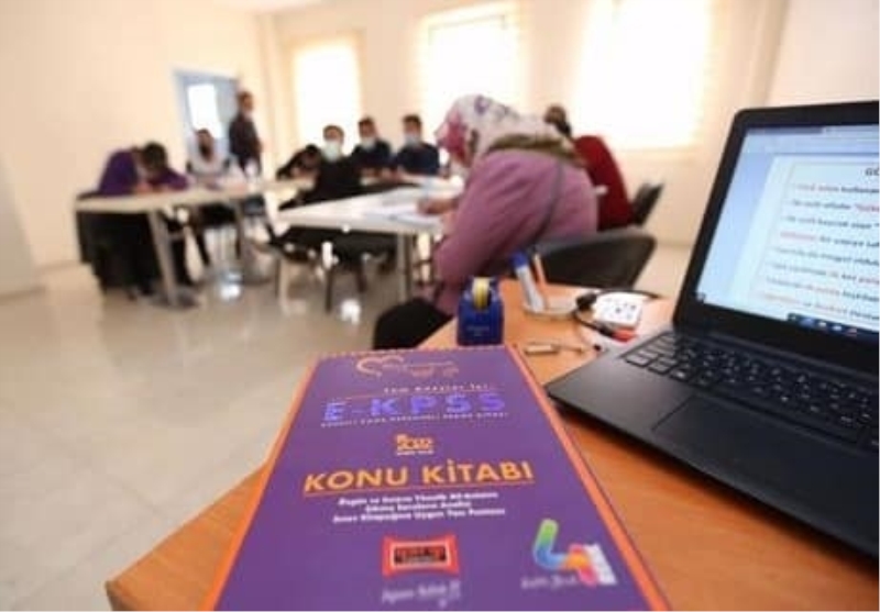 ENGELLİ KOORDİNASYON MERKEZİ ENGELLİ MEMUR ADAYLARINA REHBERLİK EDİYOR