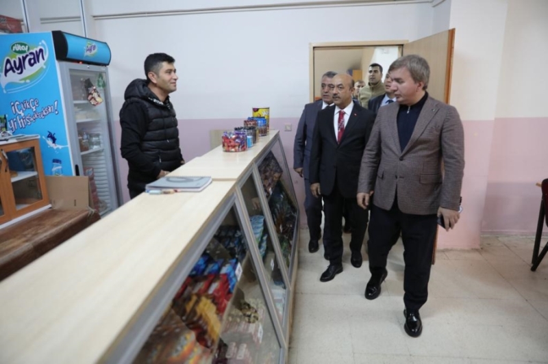 Vali Hamza Aydoğdu okul kantinlerini inceledi
