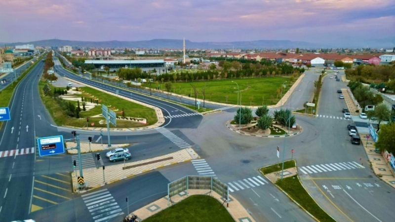 Yeni Nesil Peyzaj Çalışmaları İle Caddeler Göz Kamaştırıyor