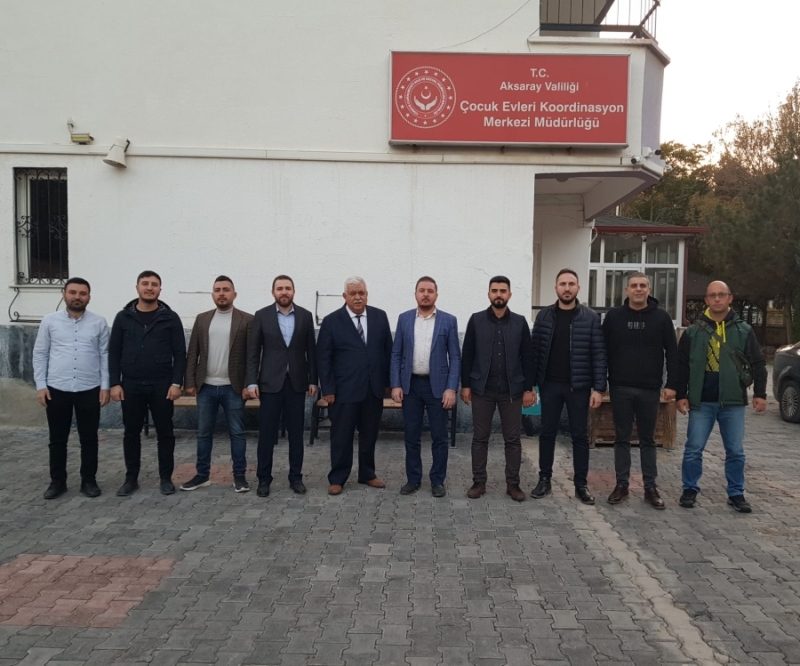 Aksaray Genç MÜSİAD üyeleri özel çocuklarla akşam yemeği yedi