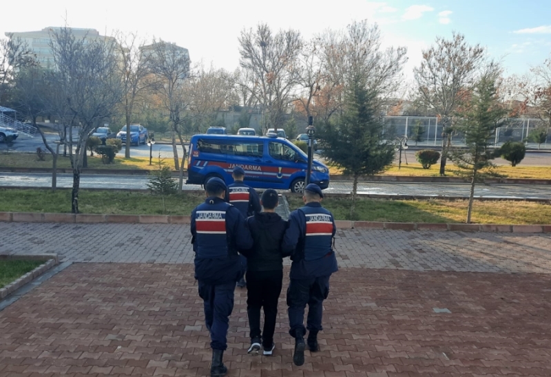 Aksaray Jandarması 25 Yıl Hapis Cezası Bulunan Cezaevi Firarisini Yakaladı
