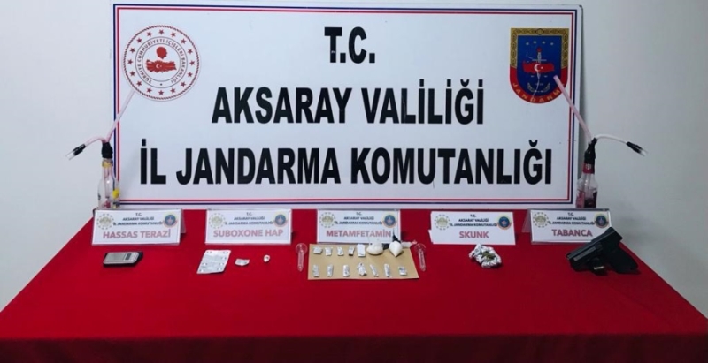 Aksaray Merkez de Uyuşturucu Taciri ve İmalatçısı 3 Kişi Yakalandı 