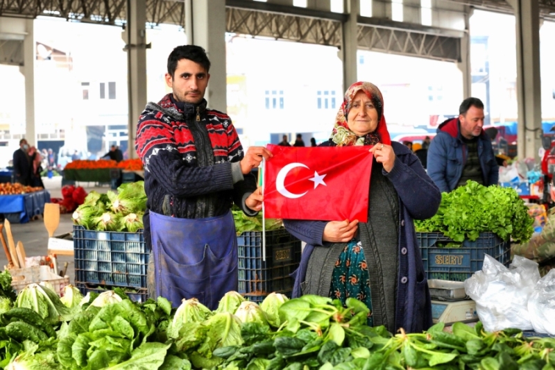 İSTİKLAL MARŞININ 101. YILINDA AKSARAY’DA SOSYAL DENEY YAPILDI