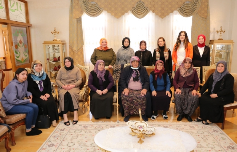 Aksaray’da şehit aileleri Vali konutunda ağırlandı