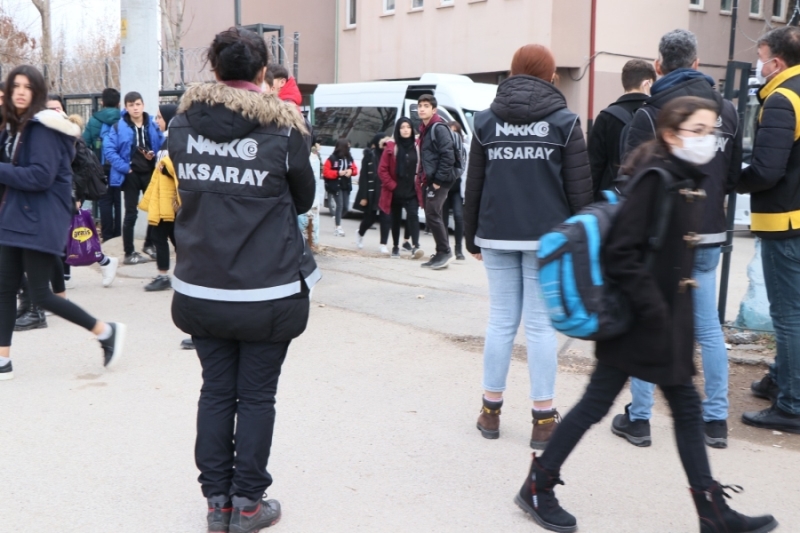Aksaray Polisi Okulların Çevresinde Denetimlerini Sürdürüyor 