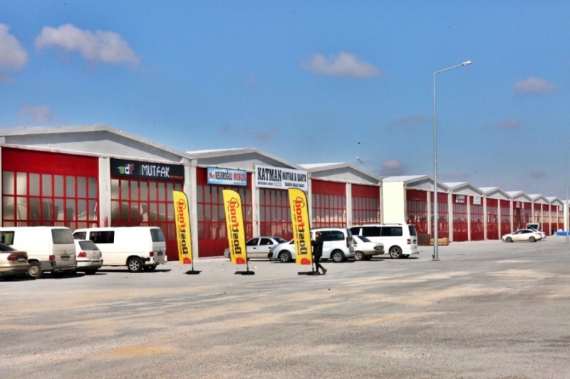 YENİ SANAYİ SİTESİNE ESNAFLAR TAŞINMAYA DEVAM EDİYOR